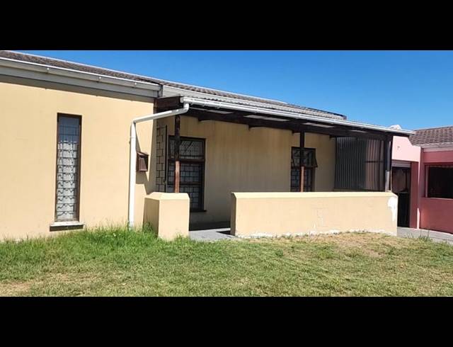3 BEDROOM HOUSE FOR SALE IN SILVERSANDS
